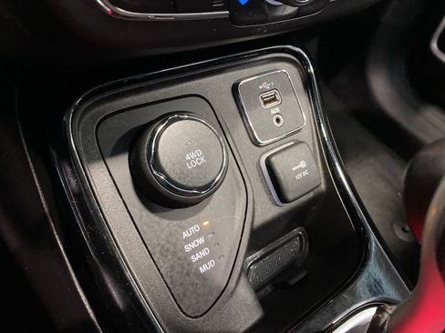 Used 2019 Jeep Compass Limited image 22