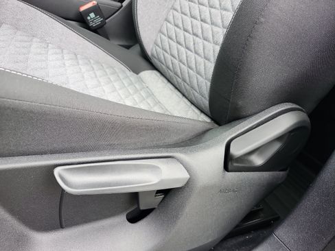 Used 2025 Volkswagen Tiguan S FWD image 15