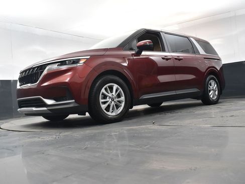 Certified 2024 Kia Carnival LX image 24