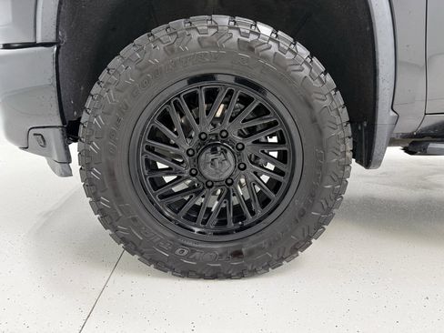 Used 2022 Chevrolet Silverado 2500 LTZ w/ LTZ Convenience Package image 12