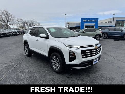 Used 2025 Chevrolet Equinox LT image 1