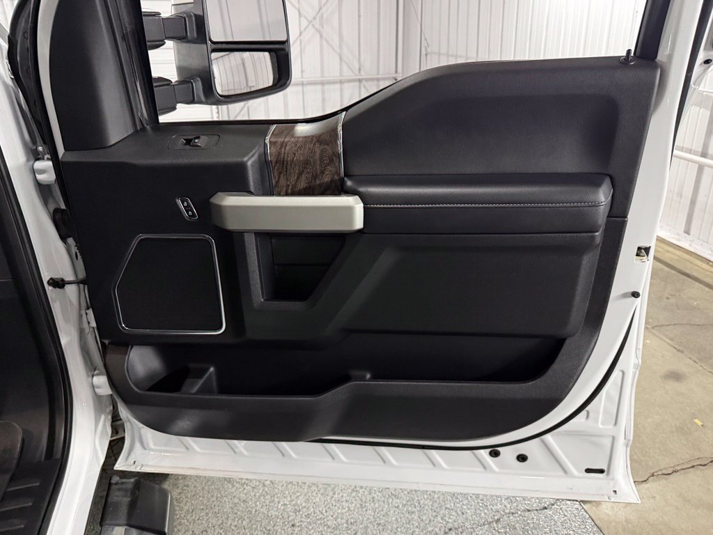 Used 2019 Ford F350 Lariat w/ Lariat Ultimate Package AWD/4WD image 30
