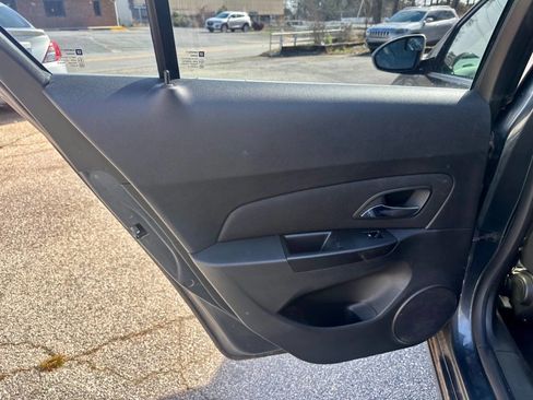 Used 2013 Chevrolet Cruze LT image 13