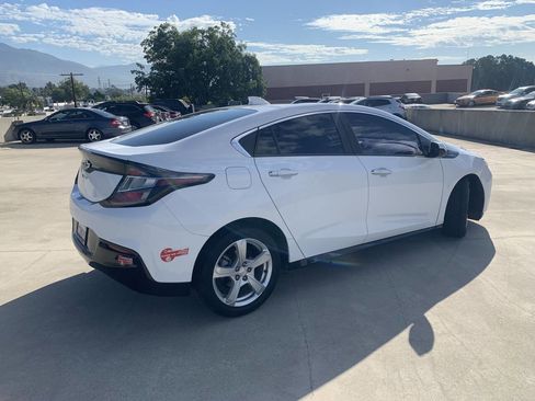 Used 2018 Chevrolet Volt LT image 7