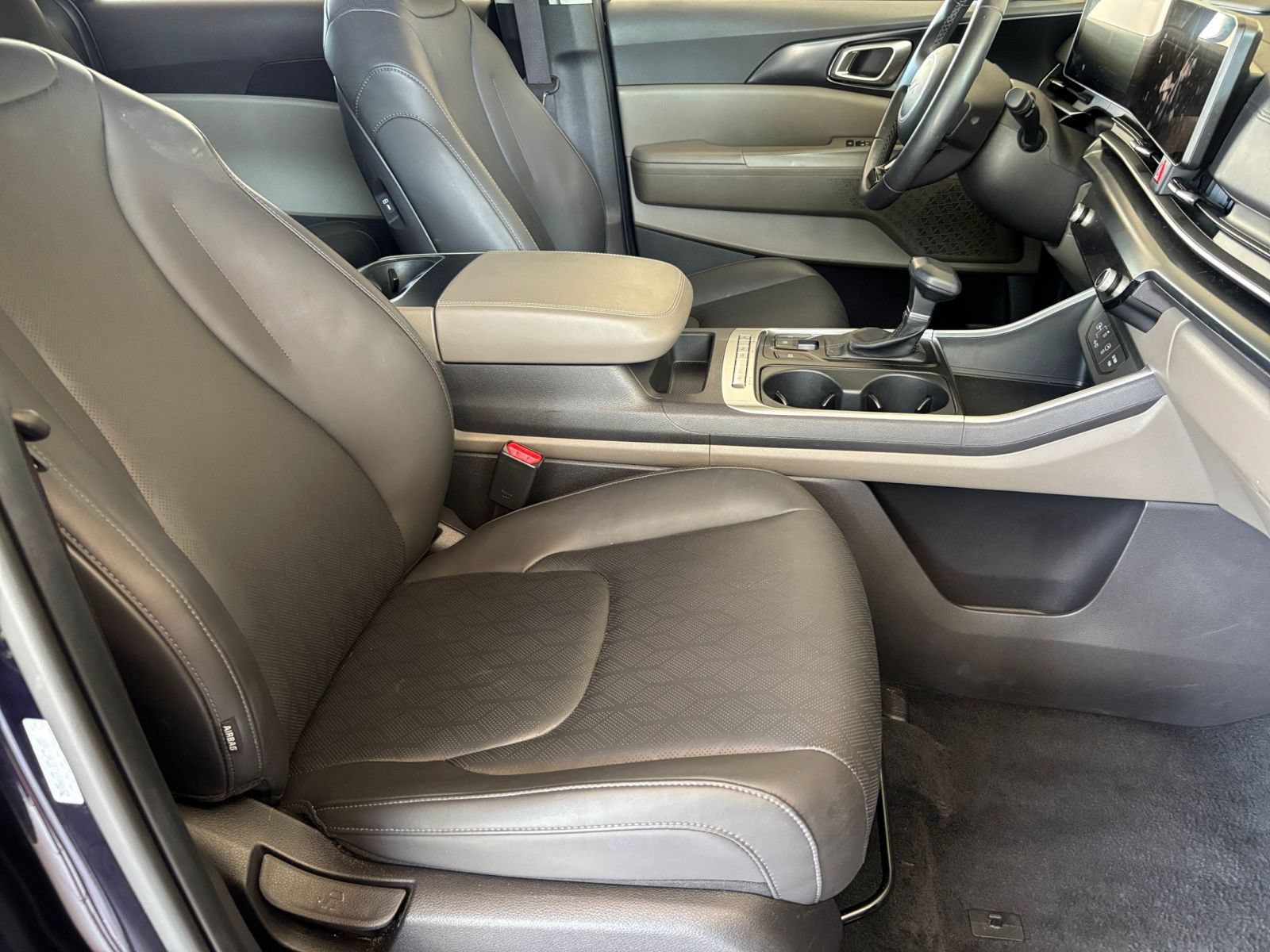 Used 2026 Kia Carnival FWD image 38
