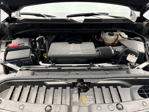 Used 2025 Chevrolet Silverado 1500 LT AWD/4WD image 25