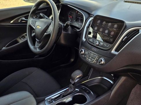 Used 2025 Chevrolet Malibu LT image 26