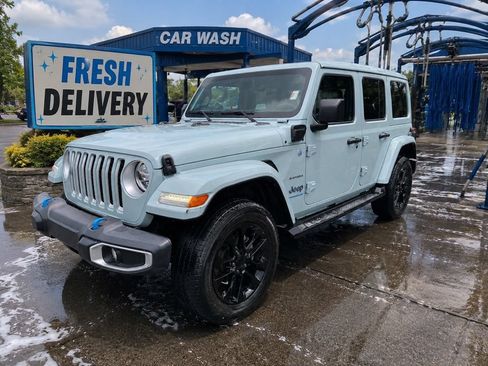 Used 2023 Jeep Wrangler Unlimited Sahara AWD/4WD image 1