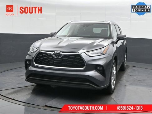 Used 2023 Toyota Highlander Limited image 6
