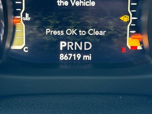 Used 2018 Jeep Wrangler Unlimited Sahara image 34