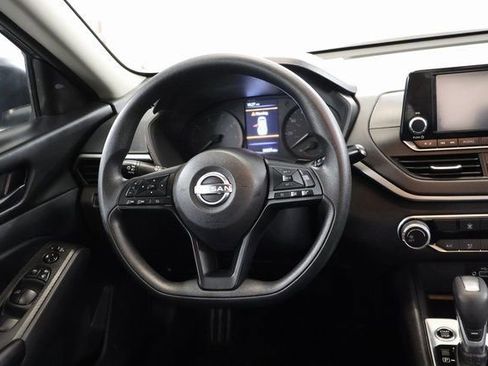 Used 2024 Nissan Altima 2.5 S FWD image 13