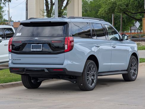 New 2026 Ford Expedition Platinum image 4