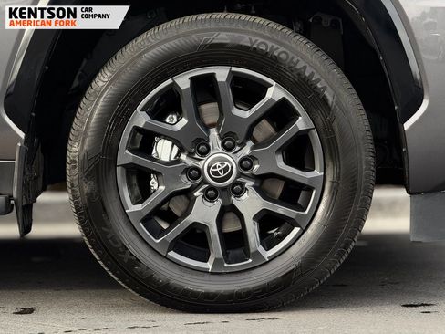 Used 2024 Toyota Sequoia Platinum image 17