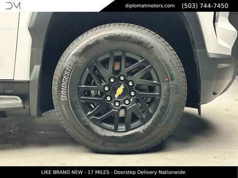 Used 2024 Chevrolet Silverado EV W/T image 42