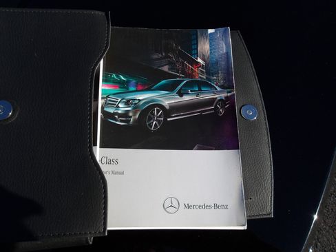 Used 2013 Mercedes-Benz C 250 Sport image 26