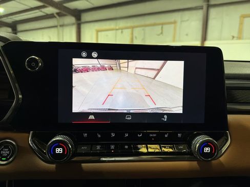 Used 2023 GMC Canyon AT4 w/ AT4 Premium Package image 17