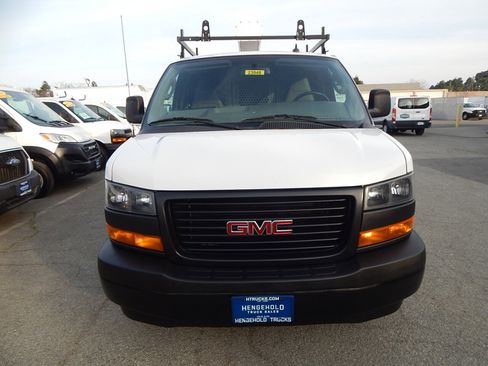 Used 2022 GMC Savana 3500 w/ Driver Convenience Package image 11
