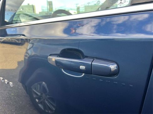 Certified 2023 Chevrolet Traverse LT image 7