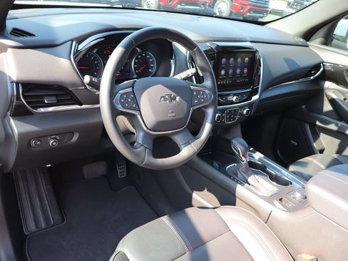 Used 2023 Chevrolet Traverse RS AWD/4WD image 5