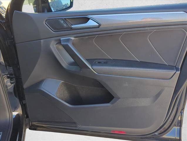 Used 2023 Volkswagen Tiguan SE R-Line FWD image 25