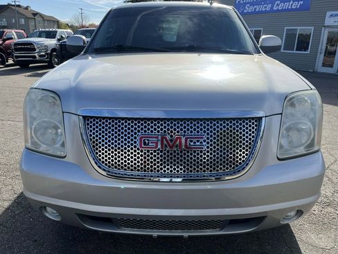 Used 2011 GMC Yukon Denali AWD/4WD image 3