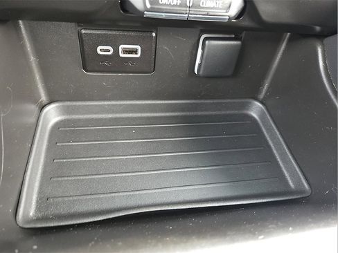 Used 2023 Chevrolet Suburban LS image 15