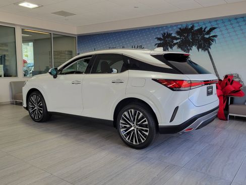 Certified 2024 Lexus RX 350 Premium w/ Accessory Package (Z1) image 4