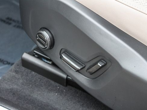 New 2026 Volvo XC60 B5 Plus w/ Climate Package PRO image 24