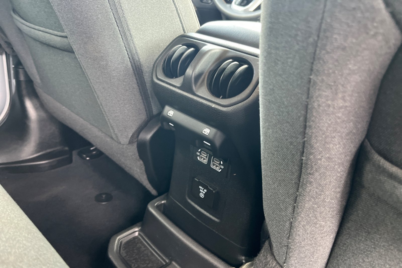Used 2024 Jeep Wrangler Unlimited Sahara AWD/4WD image 49