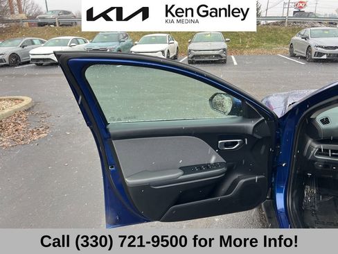 Certified 2025 Kia K4 EX image 26