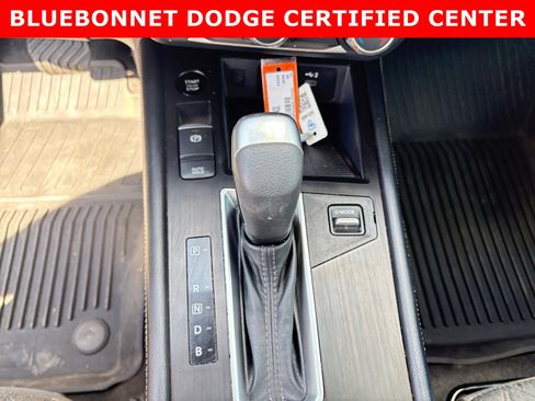 Used 2025 Nissan Kicks SV AWD/4WD image 19