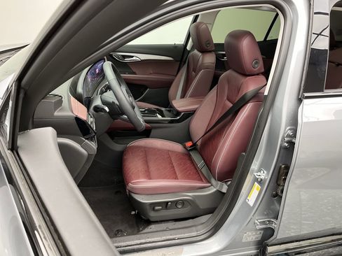 Certified 2025 Buick Envision Sport Touring image 11