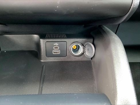 Certified 2025 Ford Escape ST-Line Select AWD/4WD image 31