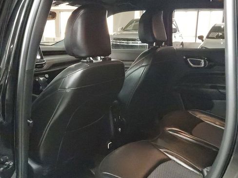 Used 2023 Jeep Compass Altitude image 14