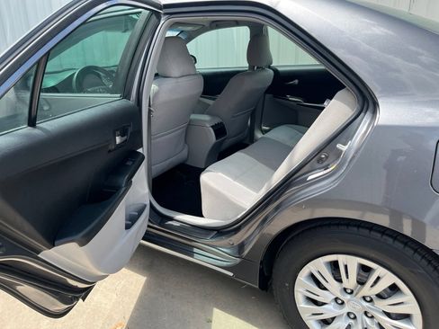 Used 2012 Toyota Camry LE FWD image 13