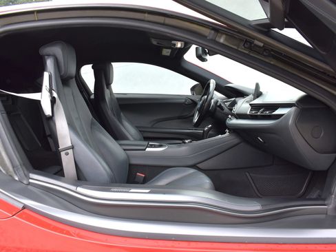 Used 2017 BMW i8 AWD/4WD image 29
