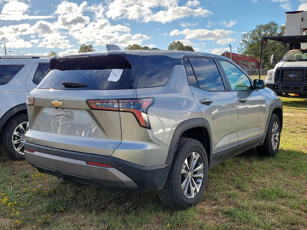 Used 2026 Chevrolet Equinox LT FWD image 4
