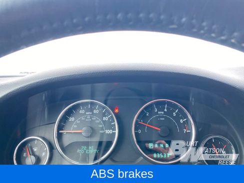 Used 2018 Jeep Wrangler Unlimited Sahara w/ Connectivity Group image 40