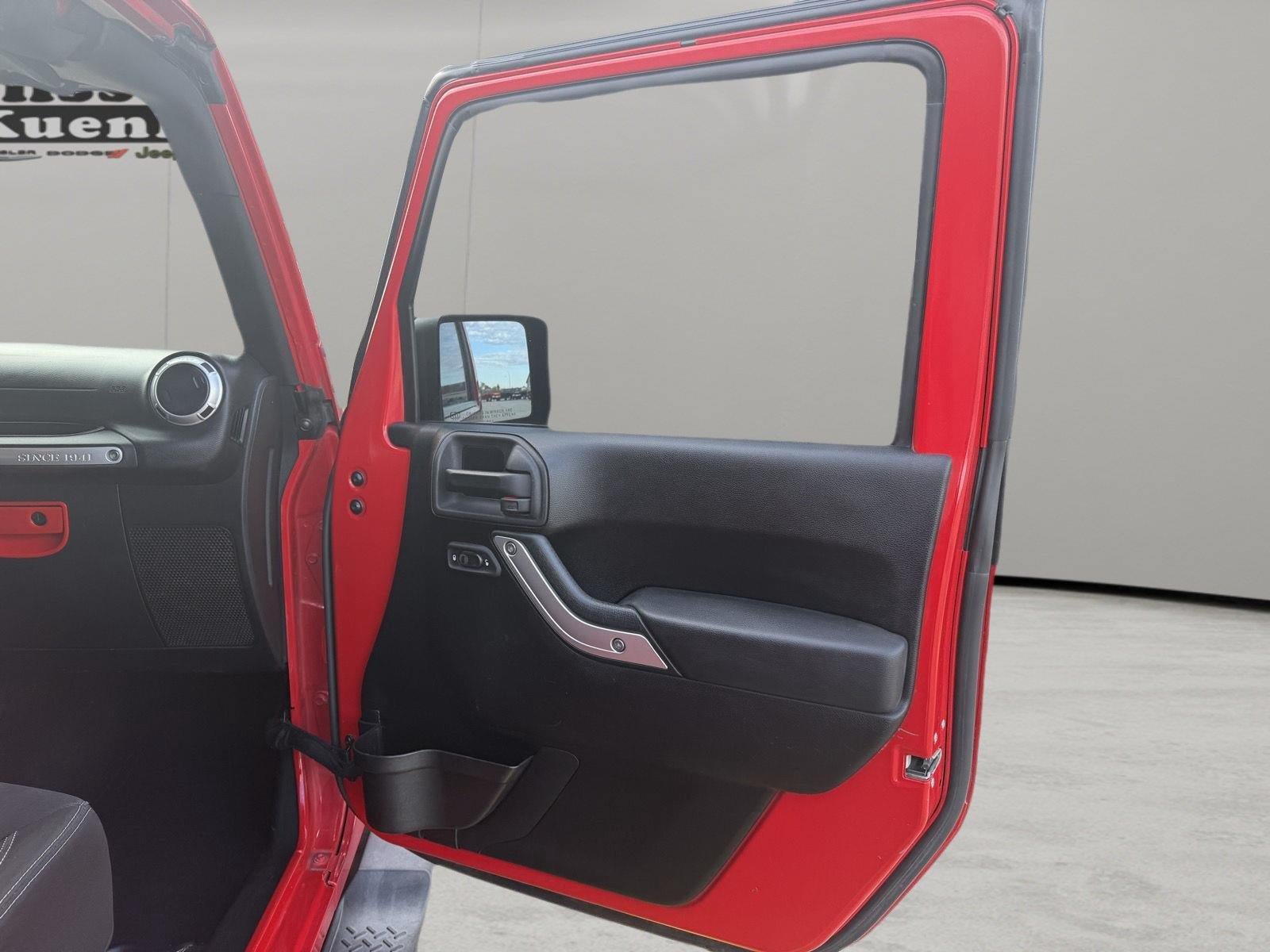 Used 2013 Jeep Wrangler Unlimited Sahara w/ Connectivity Group AWD/4WD image 17