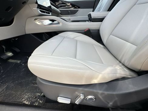 New 2026 Lincoln Nautilus Premier AWD/4WD image 12