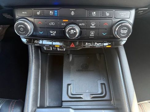 Used 2024 Dodge Durango GT AWD/4WD image 34