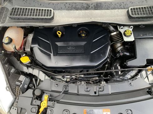 Used 2017 Ford Escape SE w/ Equipment Group 201A AWD/4WD image 19