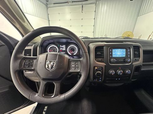 Used 2018 RAM 1500 Express w/ Express Value Package AWD/4WD image 35