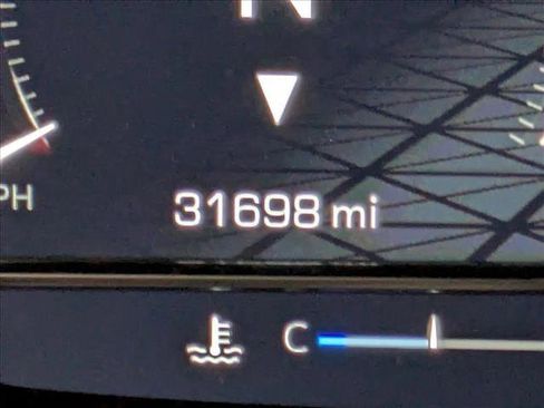 Used 2022 GMC Yukon SLE w/ Gmc Pro Safety Plus Package image 8