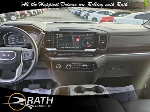 Used 2024 GMC Sierra 1500 SLT image 9