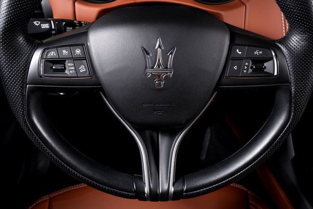 Used 2023 Maserati Levante GT AWD/4WD image 38