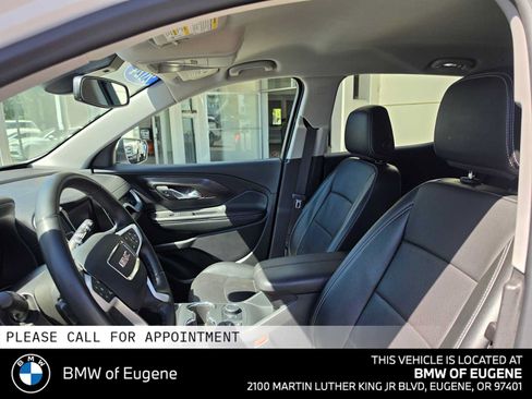 Used 2024 GMC Terrain SLT AWD/4WD image 25