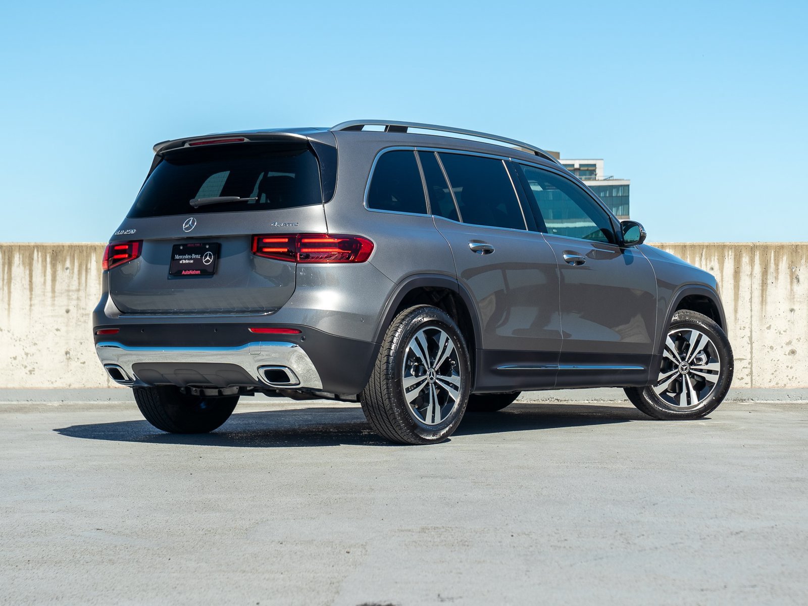 Used 2026 Mercedes-Benz GLB 250 4MATIC image 4