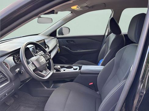 Used 2025 Nissan Rogue S AWD/4WD image 4