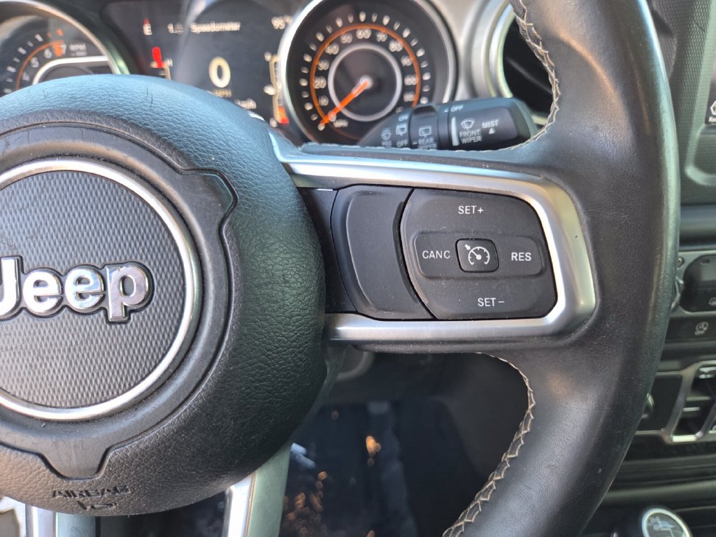 Used 2019 Jeep Wrangler Unlimited Sahara AWD/4WD image 32